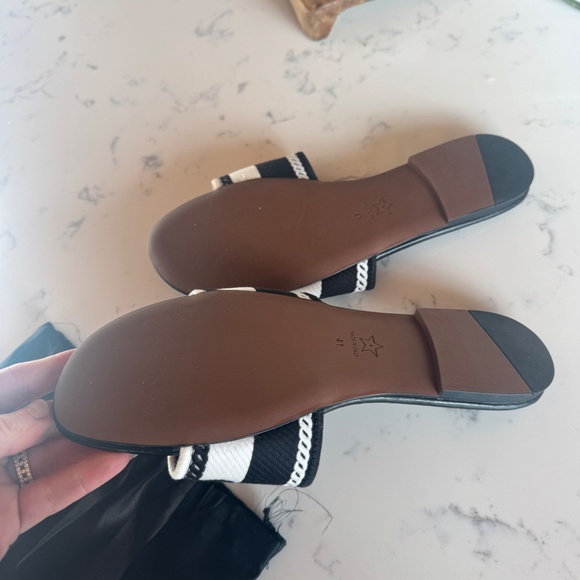 CHANEL WOMEN SLIDES BRAND NEW EU SIZE 41 BLACK & WHITE - Picture 4 of 8